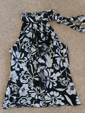White House Black Market Black and White Floral Halter Top, EUC, Size Small